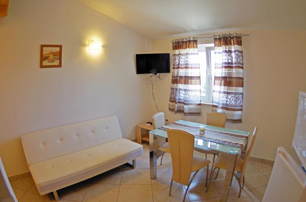 Holiday Apartments In House Sanja Rakalj Exterior photo